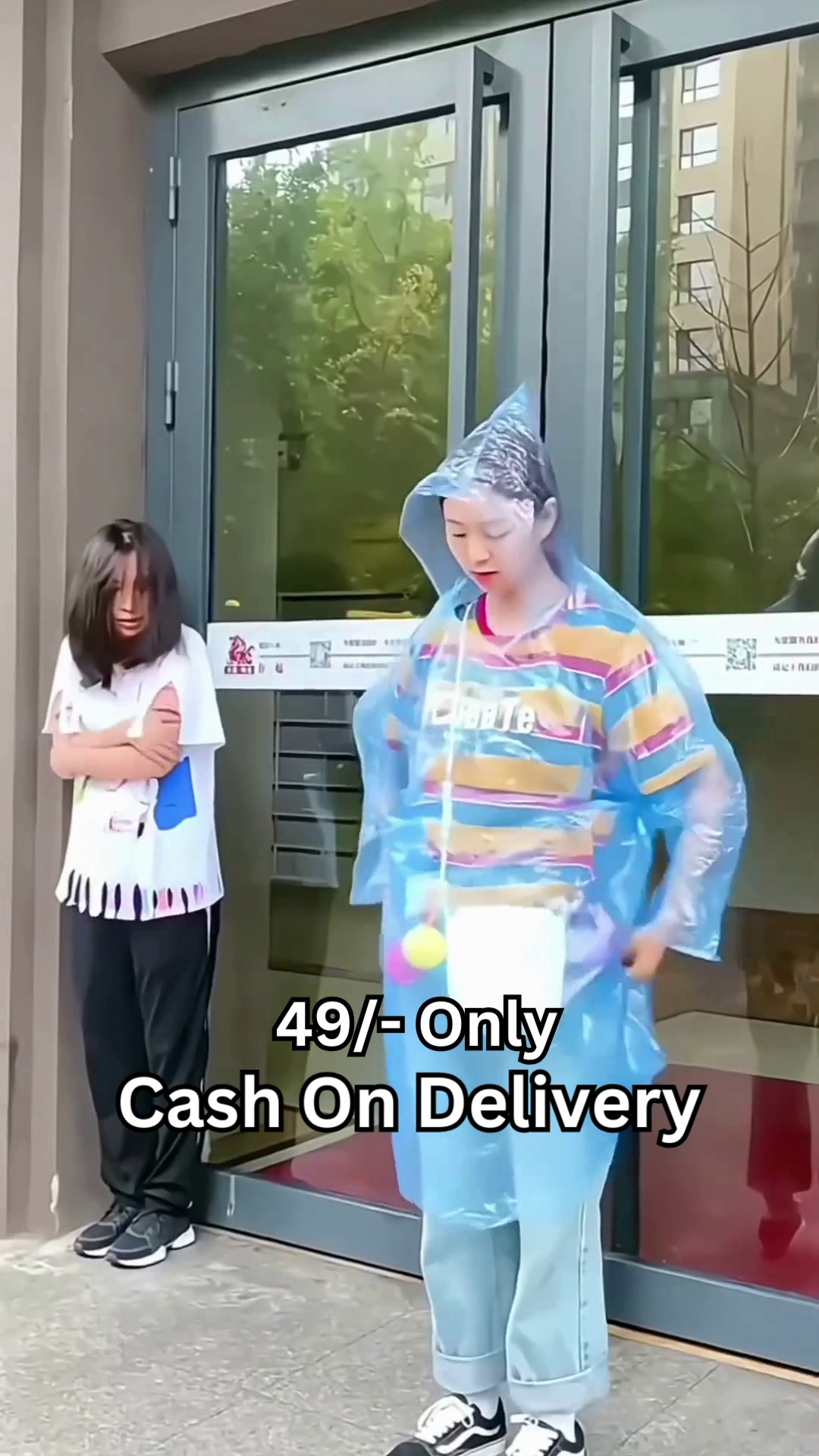 Compact Emergency Raincoat Ball – Portable Waterproof Rain Jacket with Keychain Clip