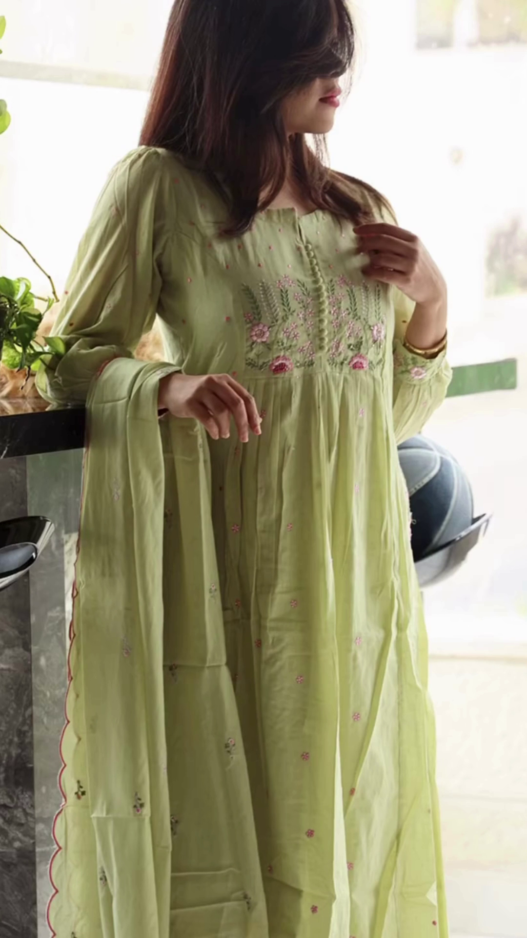 Women’s Light Green Embroidered Kurti with Floral Threadwork – Elegant Long-Sleeve Ethnic Casualwear