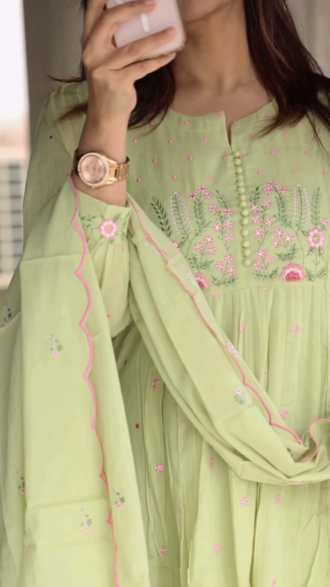 Women’s Light Green Embroidered Kurti with Floral Threadwork – Elegant Long-Sleeve Ethnic Casualwear