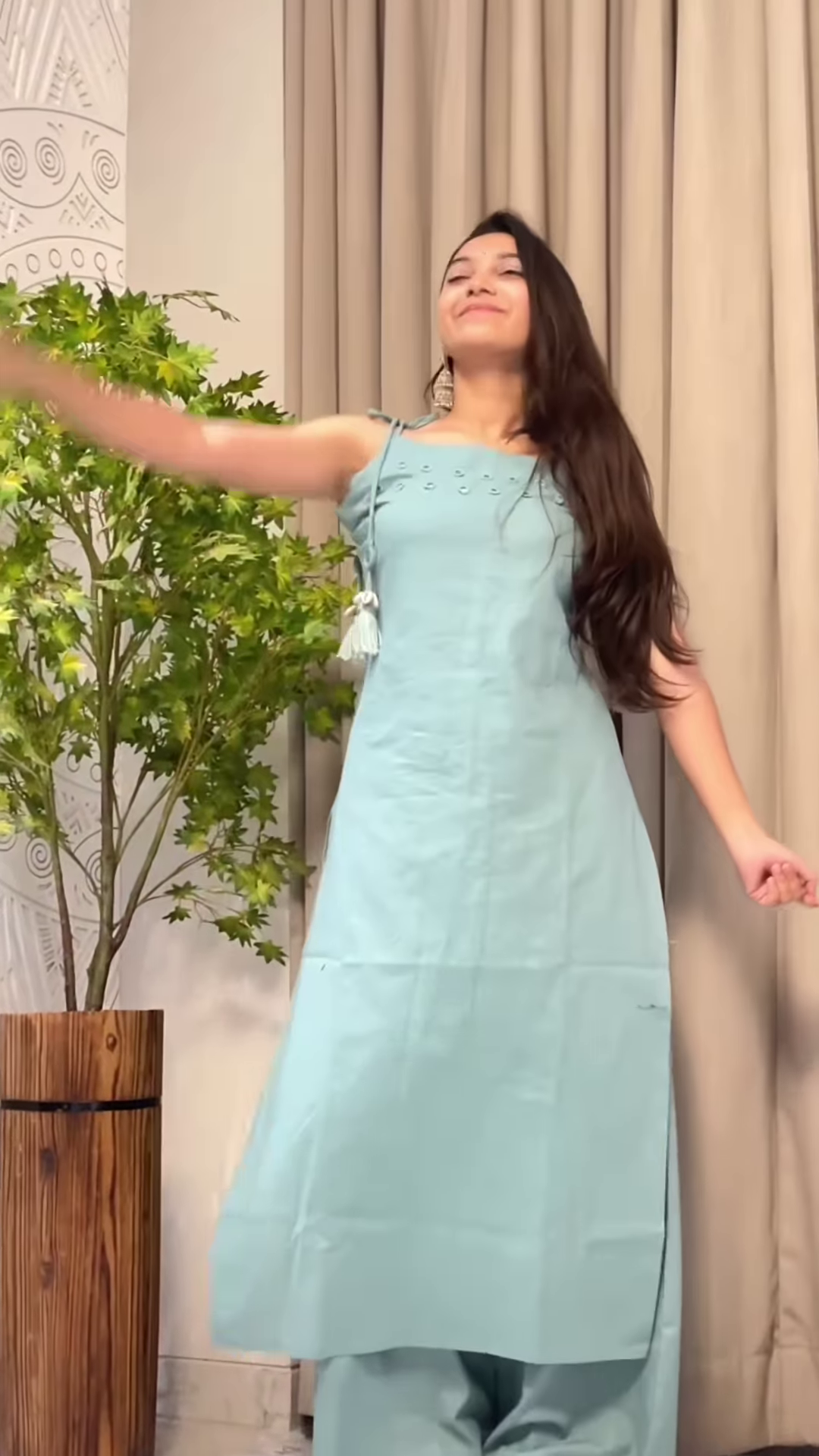 Women’s Teal Sleeveless Kurta Pant Set with Tassel Straps – Elegant Indo-Western Ethnic Ensemble