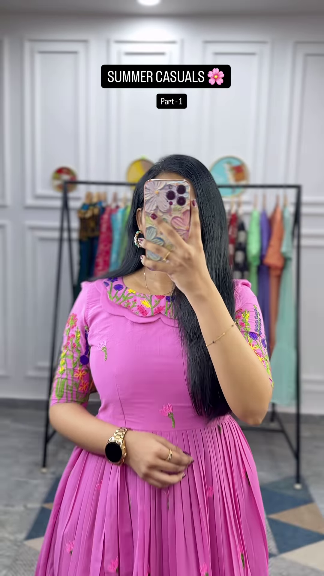 Women’s Light Green Tiered Ruffle Dress – Summer Casualwear with Mirror Portrait Styling