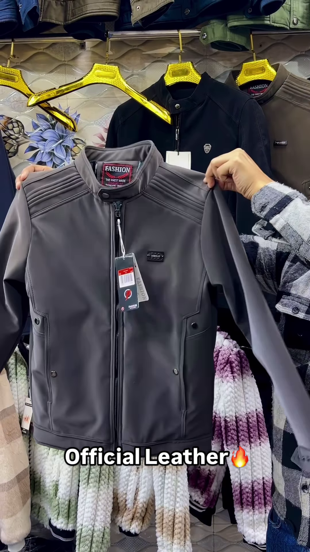 Moto-Stitch Leather Jacket – Sleek, Durable, and Always In-Style 🧥