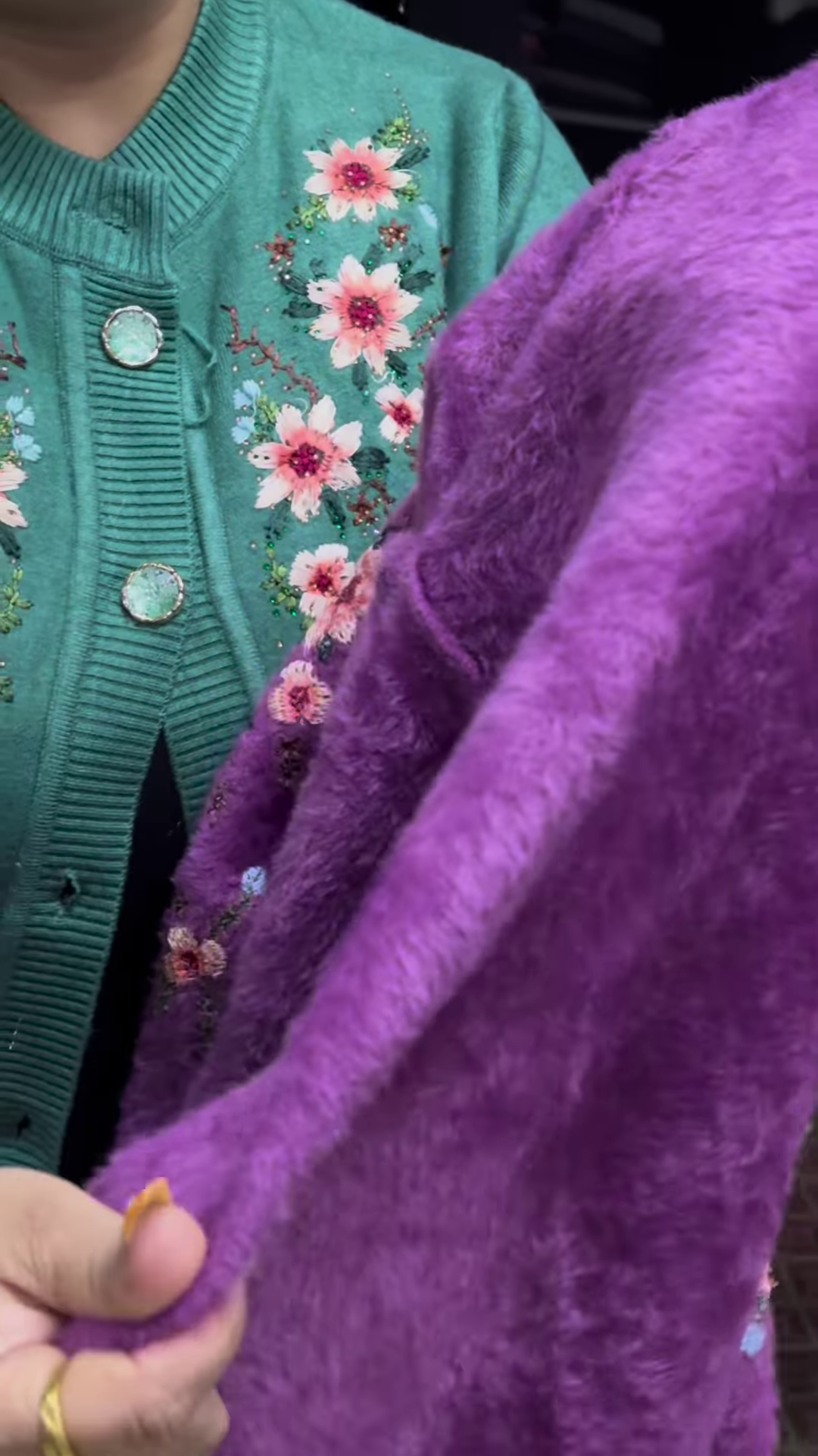 Embroidered Floral Cardigan – Elegant Warmth with Everyday Comfort 🌸🧥