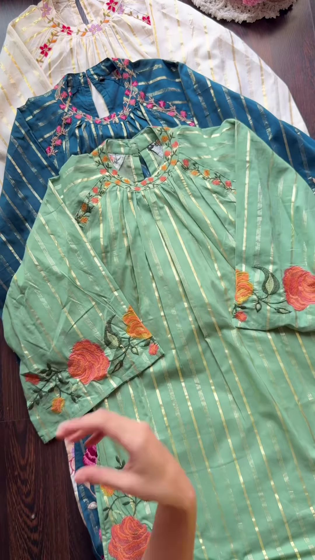 Embroidered Kurta Trio with Gold Stripes – Floral Neckline Ethnicwear in Green, Blue & White