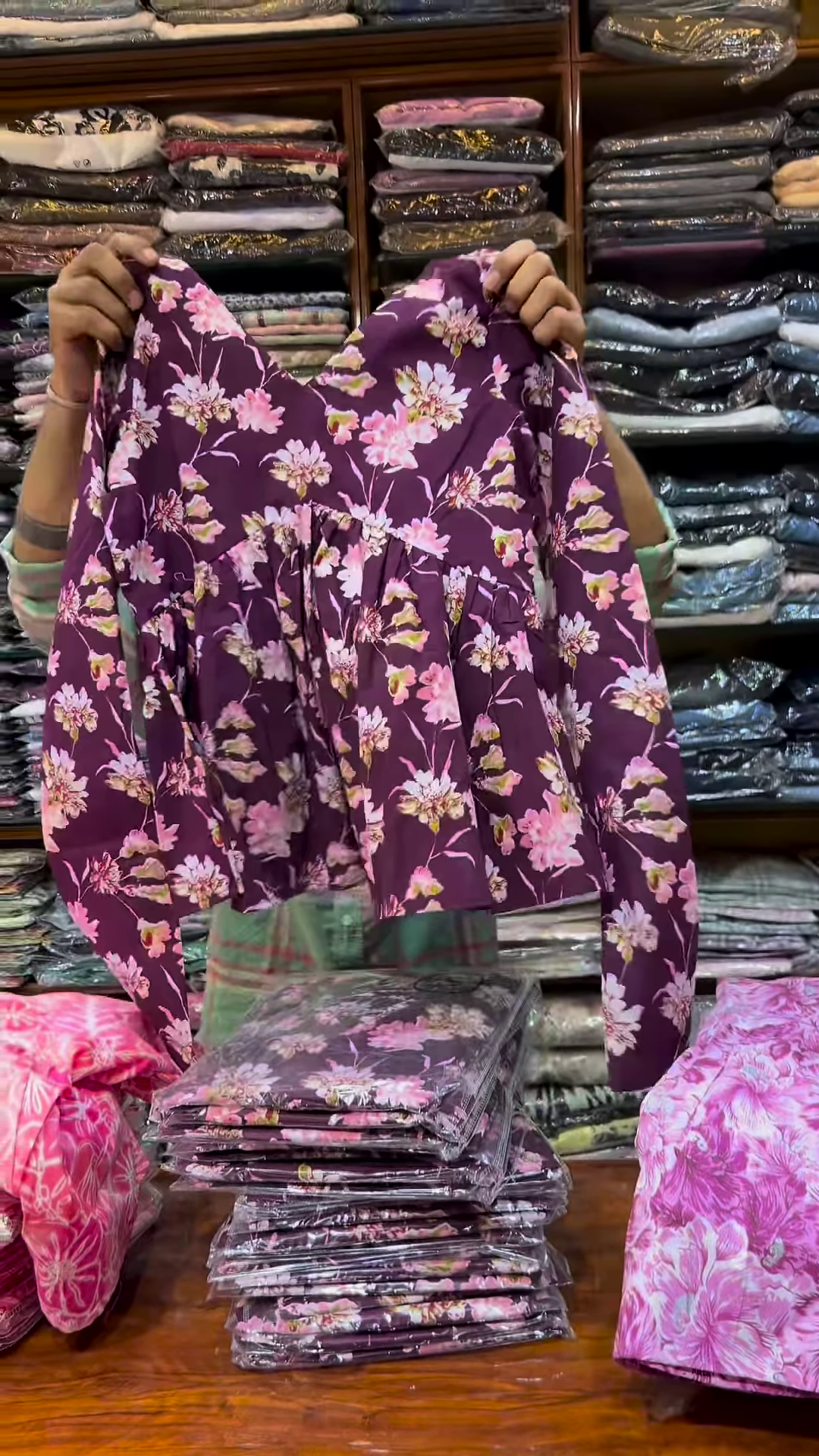 Green Floral Printed V-Neck Blouse with Long Sleeves for Women