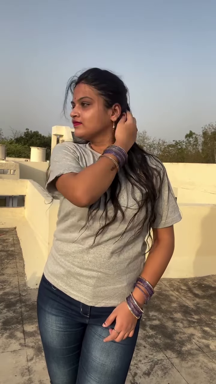 Casual Graphic T-Shirt with Distressed Denim