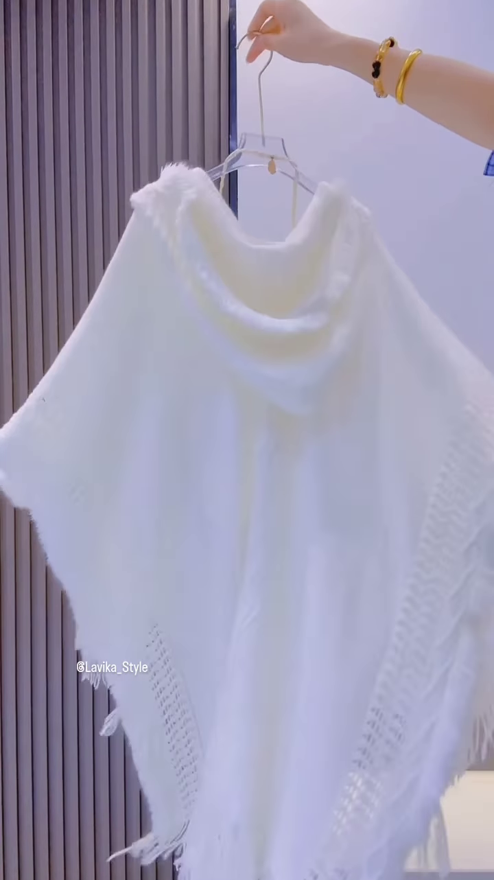 Bohemian Chic: The Ultimate Fringe Poncho Top