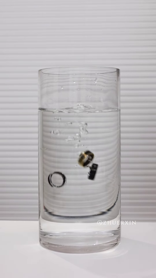 Sleek Digital Display Smart Ring – Wearable Technology for Time and Notifications