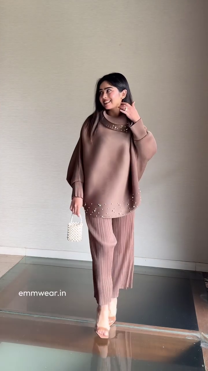 Elegant Women's Co-Ord Set – Loose Fit Top and Straight Pants | Available in 4 Colors
