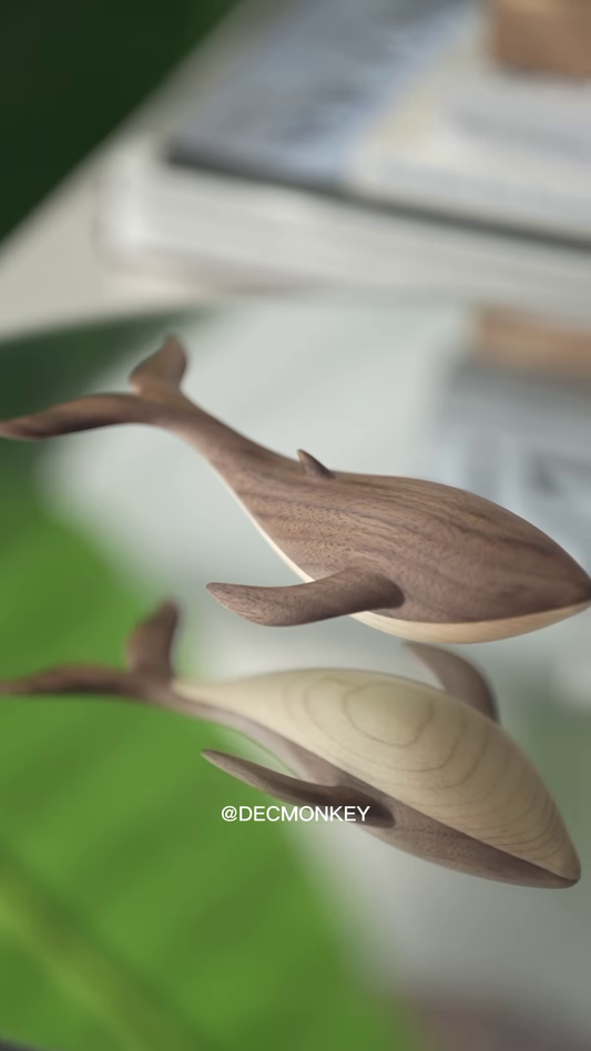 Minimalist Desk Organizer: Whale-Shaped Phone Holder and Charging Pad