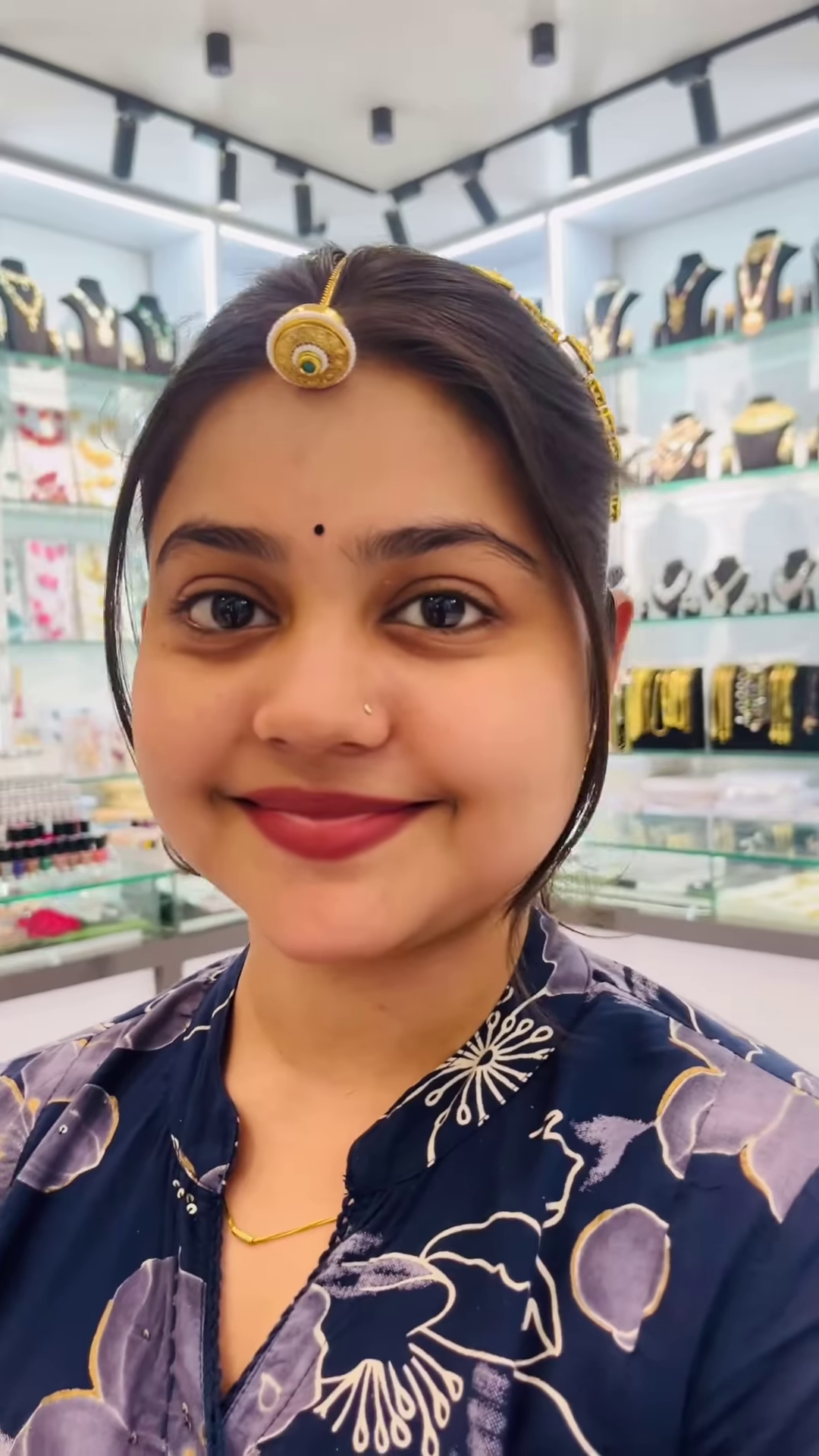 Elegant Gold-Toned Matha Patti with Kundan and Pearl Detailing for Women