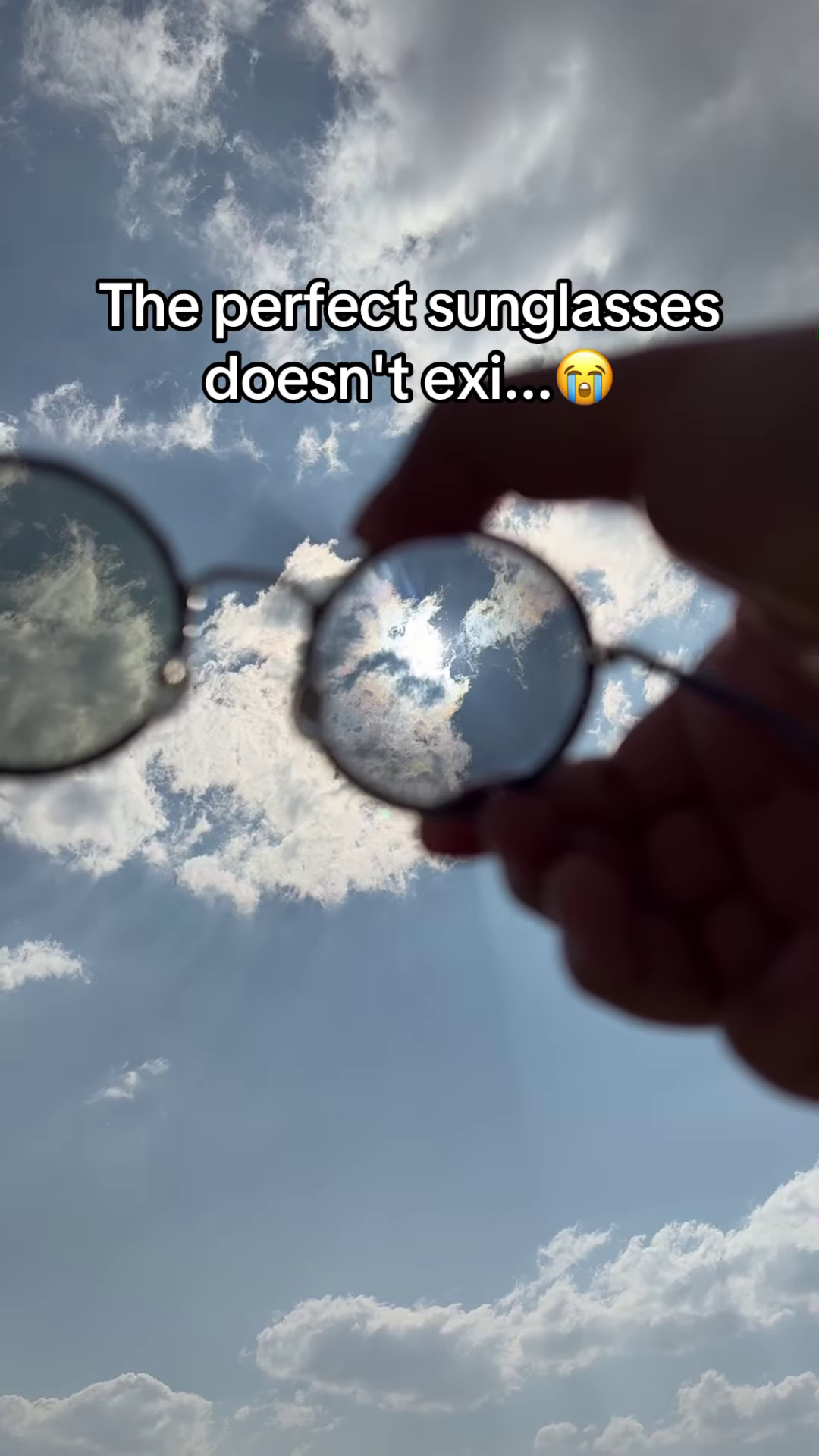 Lightweight Round Sunglasses with Reflective Blue Lenses and Minimalist Frame