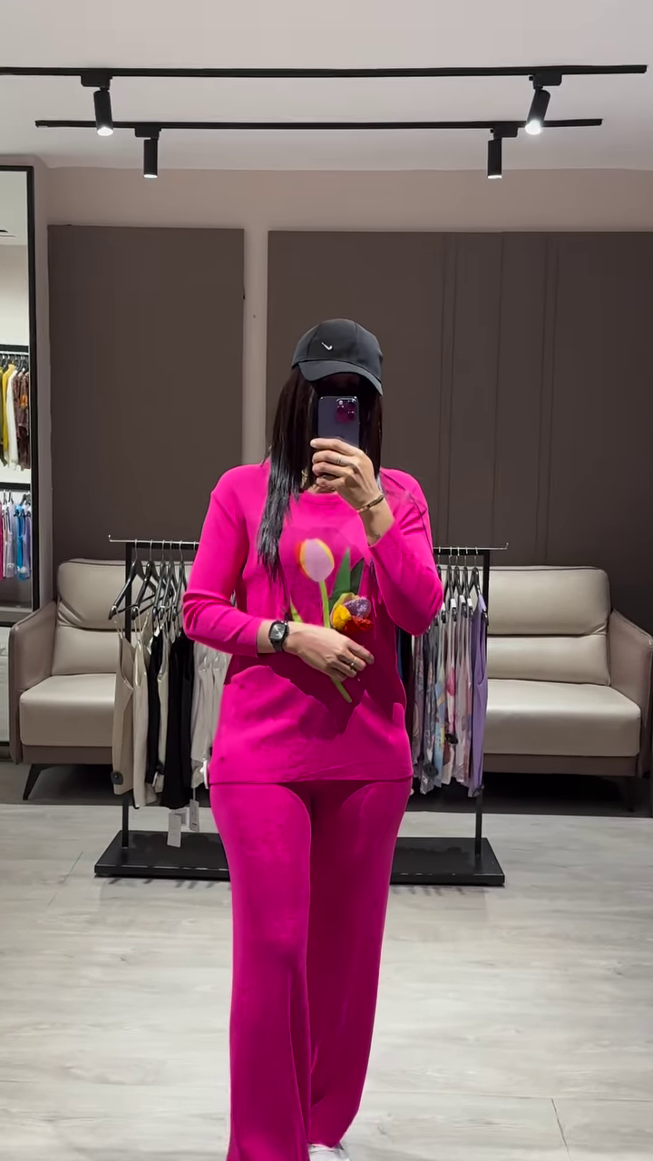 Vibrant Pink Knit Sweater and Wide-Leg Pants Lounge Set with Floral Appliqué