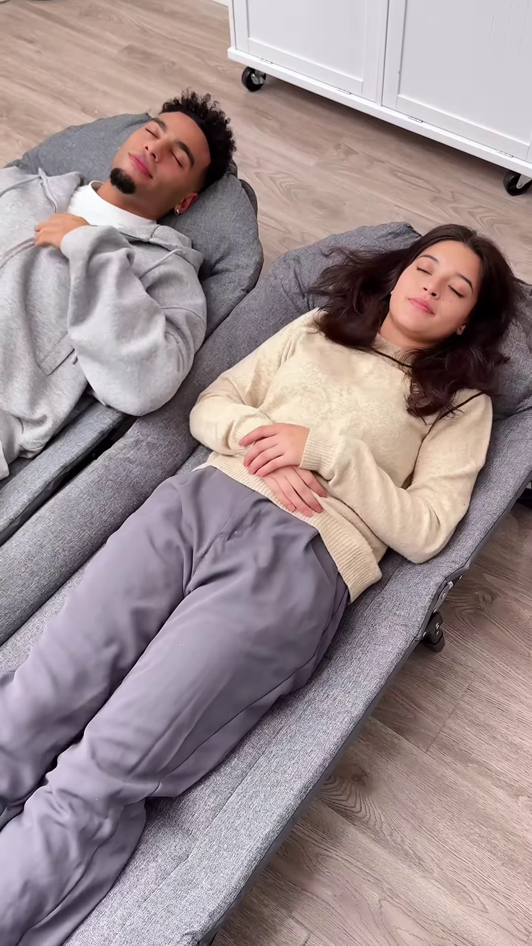 Portable Folding Bed for Adults with Comfortable Mattress