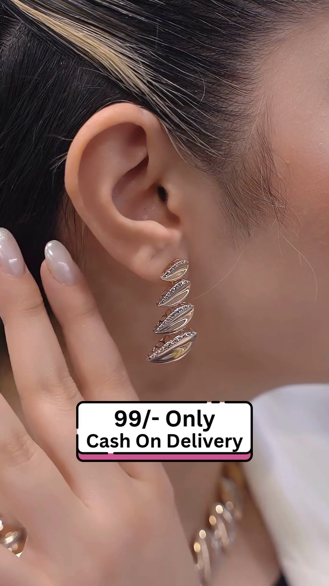 Stylish Dual-Tone Leaf Motif Bracelet & Necklace Set for Women – Elegant Party Wear Jewelry Combo