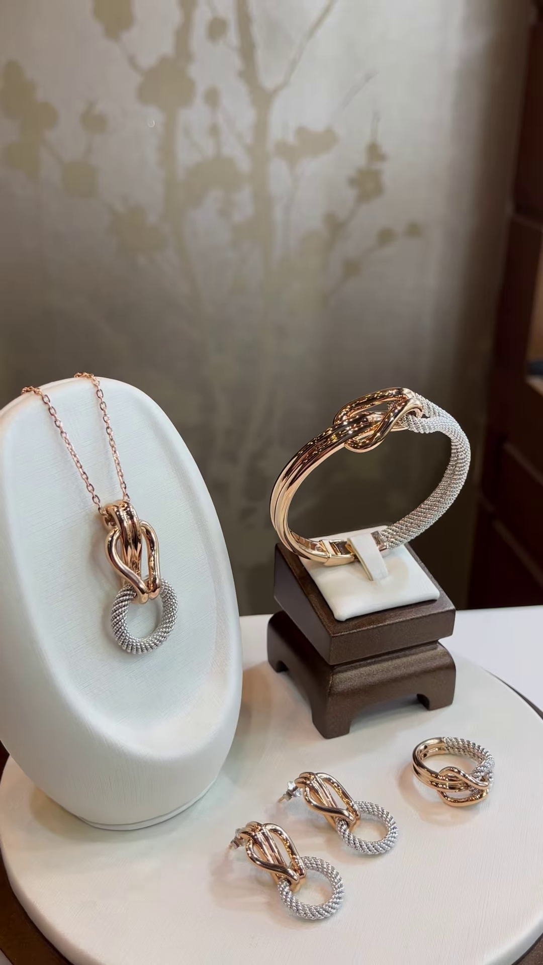 Elegant Two-Tone Intertwined Jewelry Set with Textured Cable Ring and Polished Accents