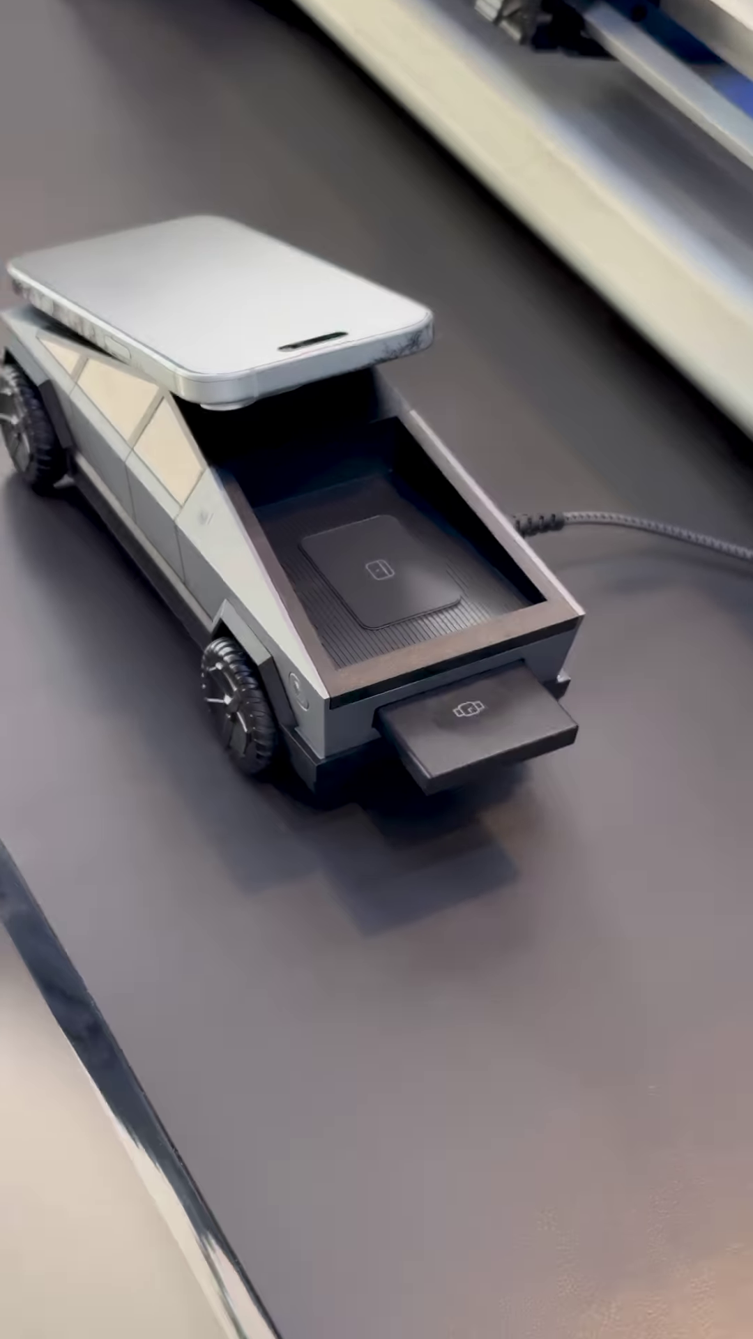 Futuristic Cybertruck Design Wireless Charging Station – 3-in-1 Charger for Phone, Earbuds & Smartwatch