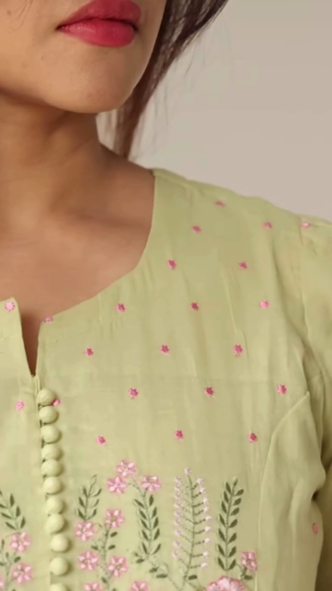 Women’s Light Green Embroidered Kurti with Floral Threadwork – Elegant Long-Sleeve Ethnic Casualwear