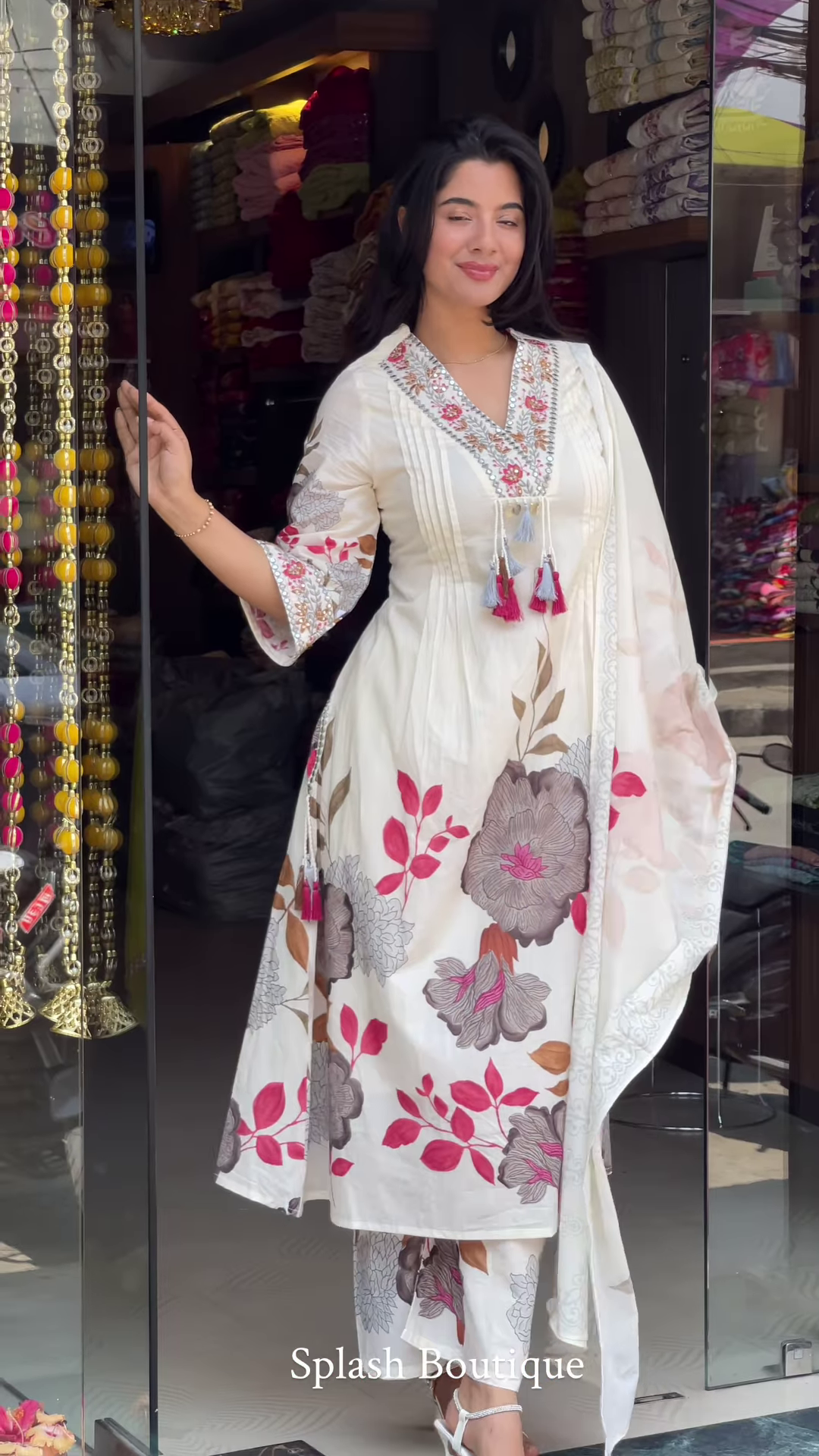 Women’s White Floral Printed Kurta Set with Dupatta – Ethnicwear Storefront Portrait Ensemble