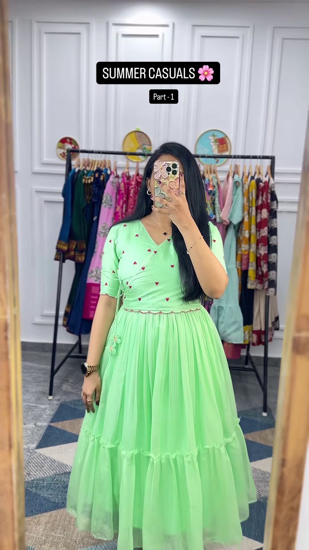 Women’s Light Green Tiered Ruffle Dress – Summer Casualwear with Mirror Portrait Styling