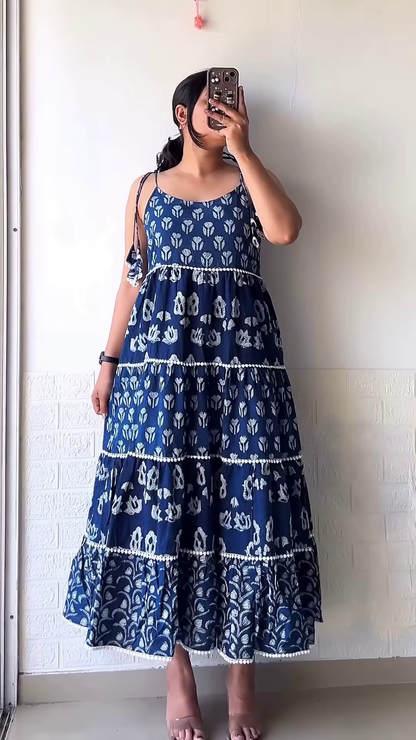 Women’s Leaf-Print Green Maxi Dress with Smocked Bodice and Tiered Skirt – Elegant Casualwear from Summer Portrait Series