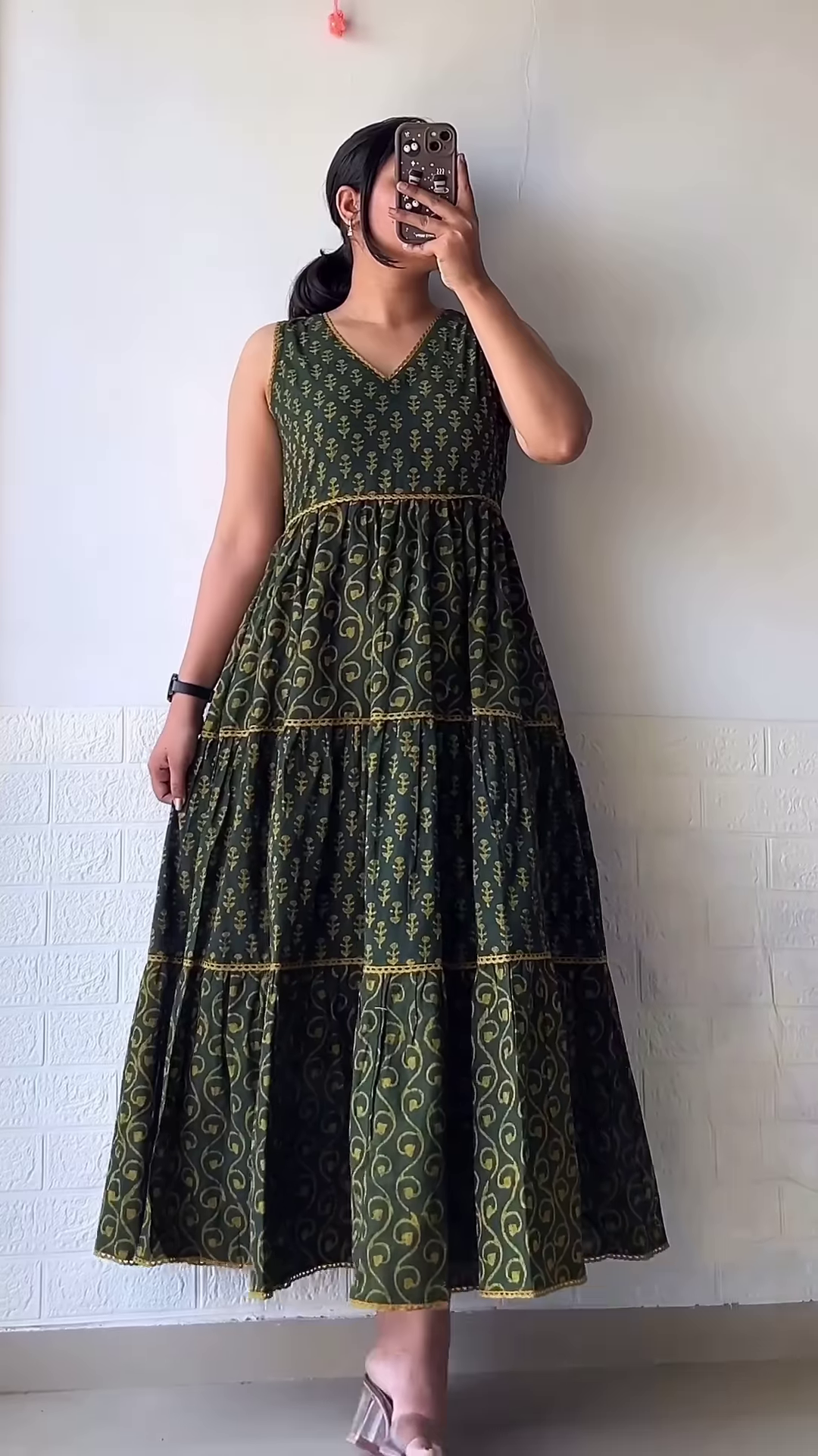 Women’s Leaf-Print Green Maxi Dress with Smocked Bodice and Tiered Skirt – Elegant Casualwear from Summer Portrait Series