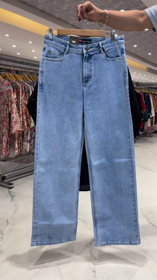 Women’s Black Floral Embroidered Kurti with Light Blue Denim Pants – Everyday Ethnicwear Ensemble with Bright Accents