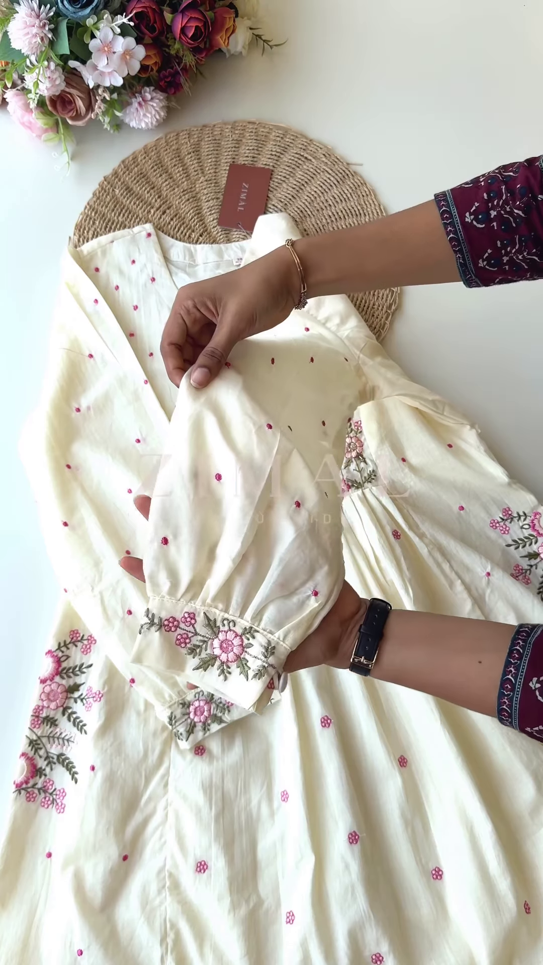 Women’s Light Green Floral Embroidered Long Kurti – Pastel Ethnicwear with White-Pink Motifs & Sleeve Detailing