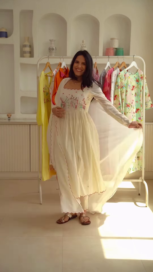 Women’s White Floral Embroidered Long Dress with Scalloped Neckline & Hem – Boutique Ethnicwear with Flowing Silhouette