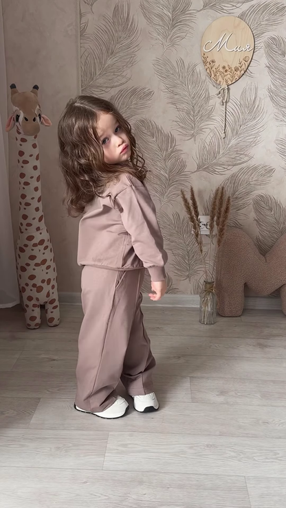 Kids’ Light Brown Co-Ord Set with Long Sleeves & White Sneakers – Neutral-Tone Outfit Styled with Giraffe Plush & Personalized Decor