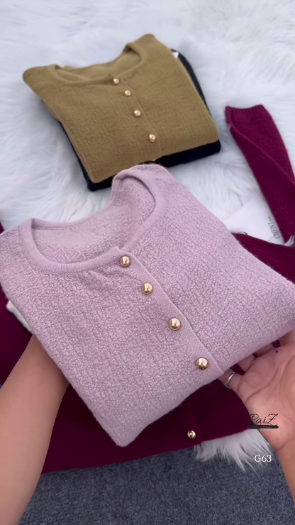 Plush Button Knit Cardigan – Soft, Minimal, and Effortlessly Luxe ✨🧶