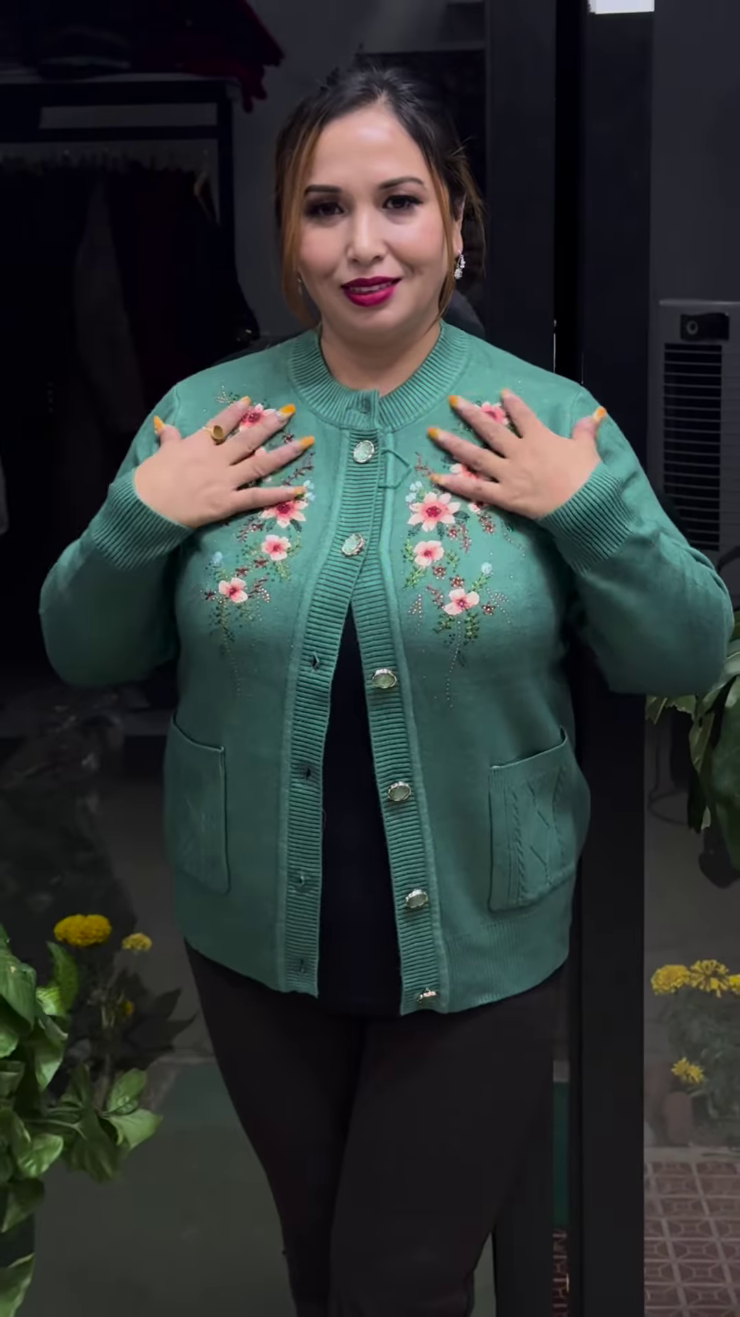 Embroidered Floral Cardigan – Elegant Warmth with Everyday Comfort 🌸🧥