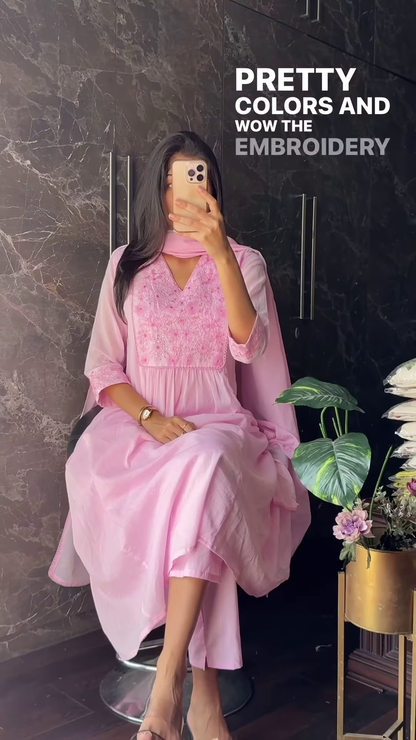 Mulcotton V-Neck Kurta Trio with Floral Embroidery – Soft Fabric Ethnicwear for Women