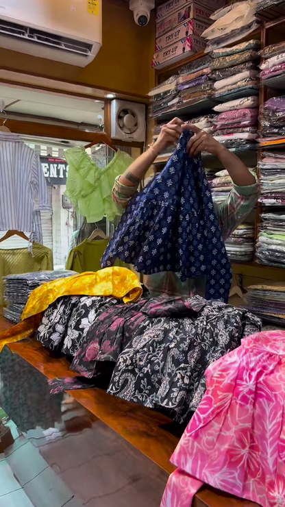 Green Floral Printed V-Neck Blouse with Long Sleeves for Women