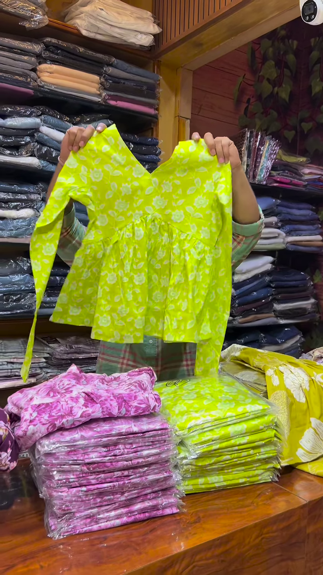 Green Floral Printed V-Neck Blouse with Long Sleeves for Women