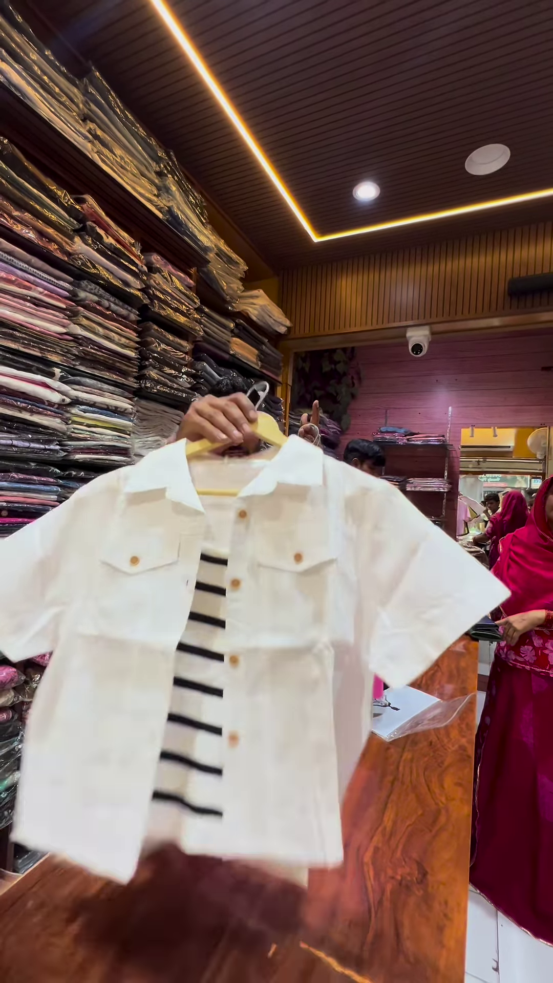 White Short-Sleeve Button-Down Shirt with Chest Pockets and Brown Buttons for Men
