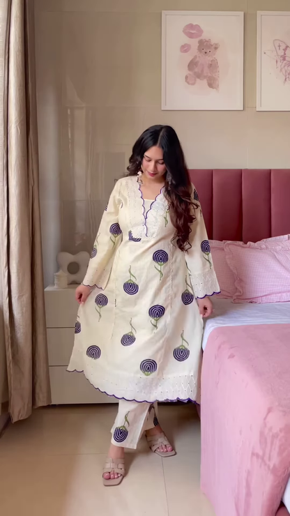Cream Kurta with Black Embroidered Floral Dupatta – Elegant Ethnic Set for Women