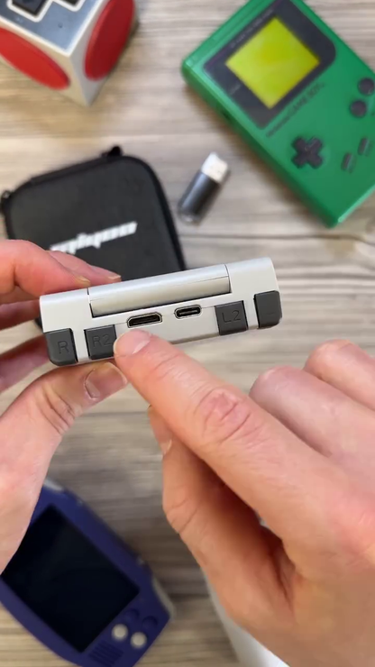 Foldable Retro Handheld Gaming Console – Portable Emulator Device with Classic Game Support