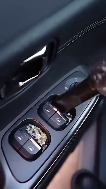 Powerful Portable Handheld Car Vacuum Cleaner – Cordless, Lightweight & High-Suction for Deep Interior Cleaning