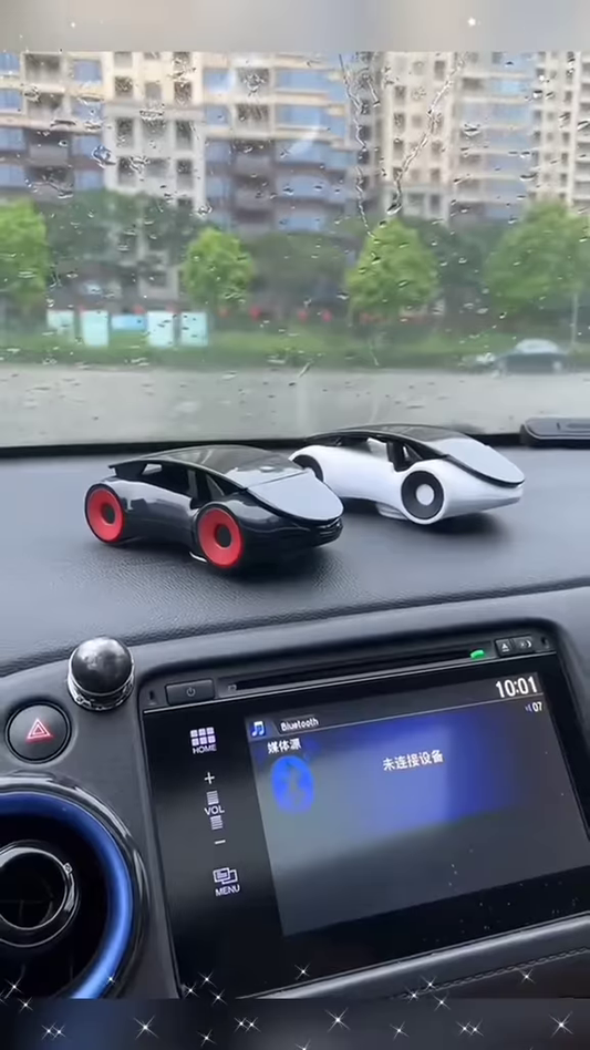 Racing Car Phone Mount: Adjustable Dashboard Smartphone Holder for Automotive Enthusiasts