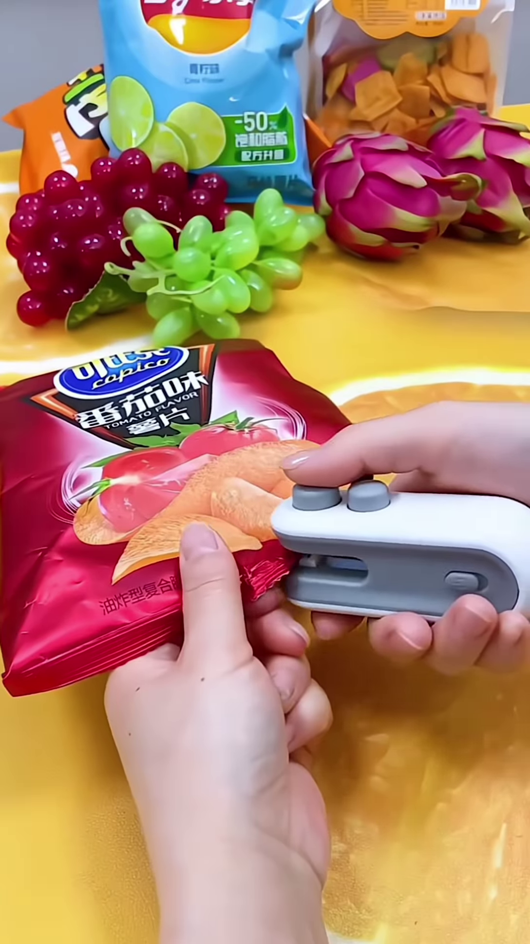 Portable Mini Heat Sealer – Reseal Bags in Seconds for Freshness On-the-Go