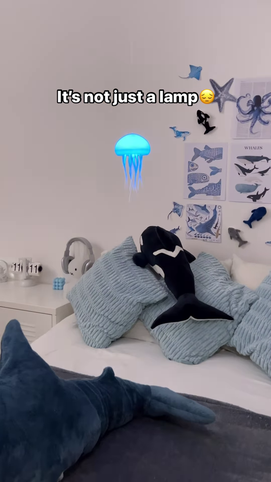 🪼✨ Levitating Jellyfish Night Lamp – The Ocean in Mid-Air