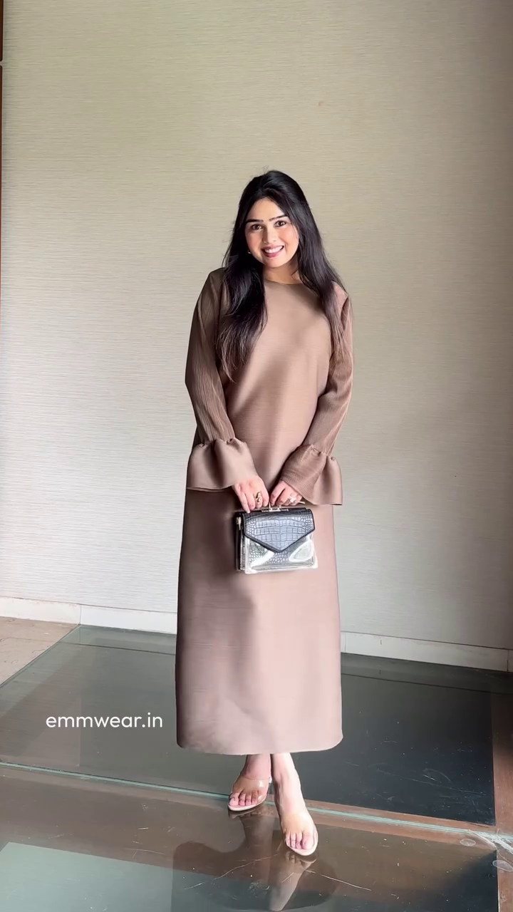 Elegant Women’s Co-Ord Set – Loose Fit Top and Straight Pants | Available in 4 Colors