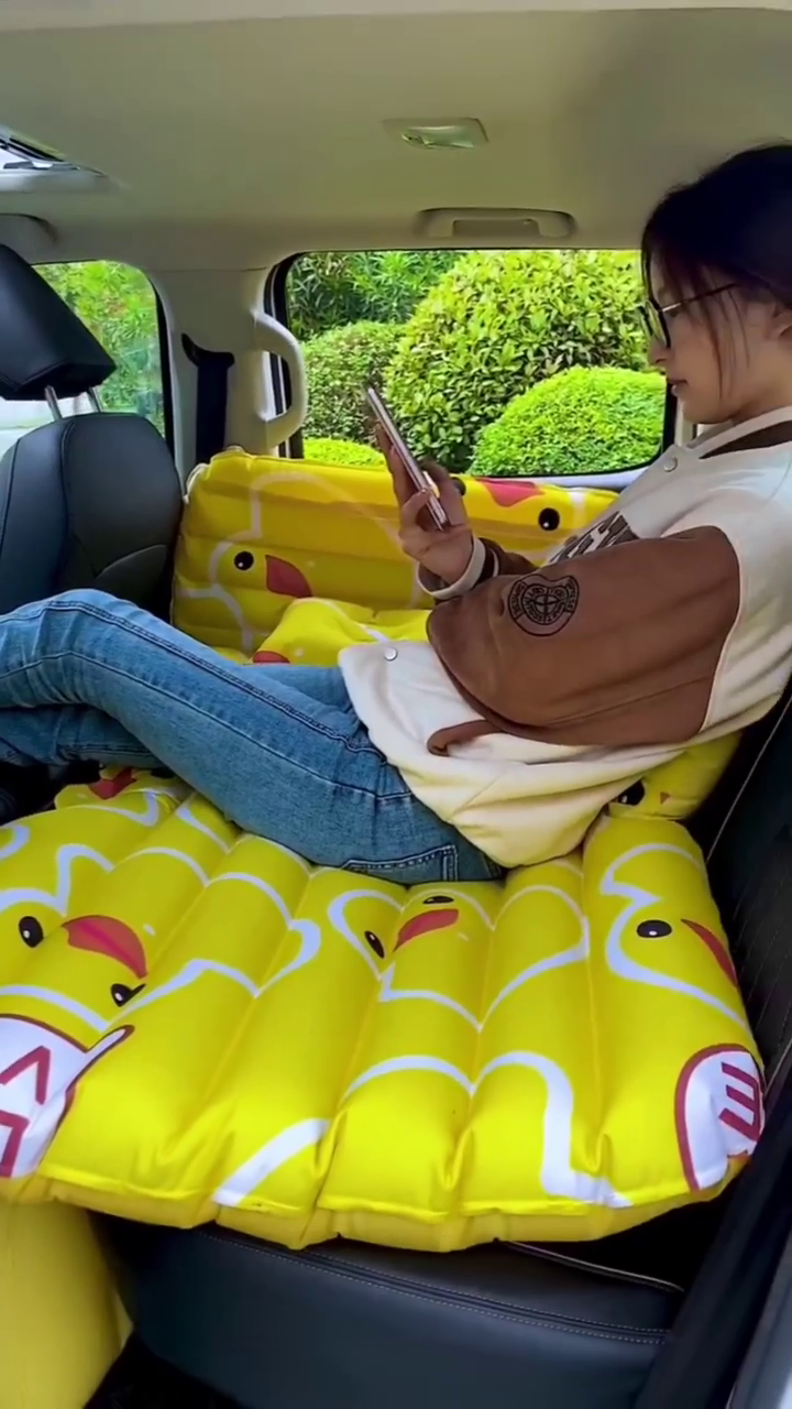 Inflatable Car Mattress with Cute Duck Design – Portable Backseat Bed for Road Trips and Camping