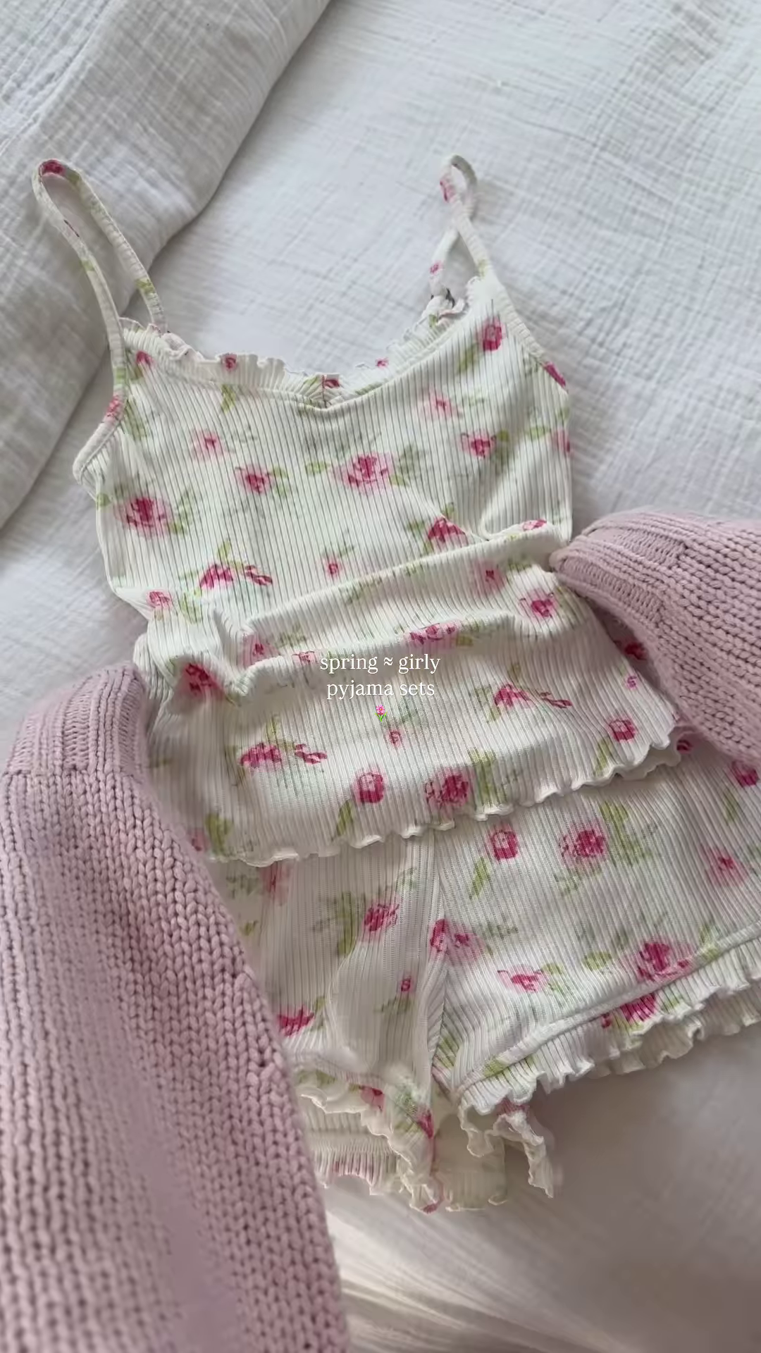 Soft Floral Print Women's Short Pajama Set with Ruffle Hem Details