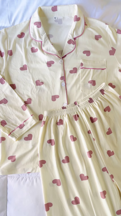 Comfortable Women's Heart Print Long Sleeve Pajama Set with Contrast Piping