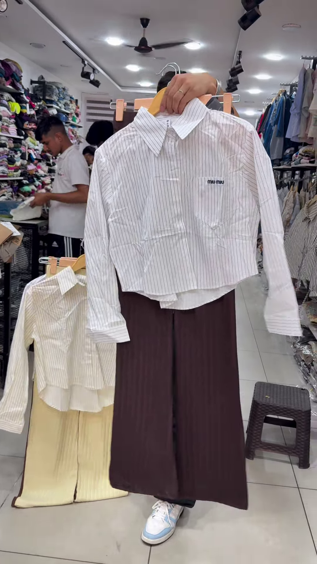 Trendy Women’s Cropped Pinstripe Shirt and Wide-Leg Pleated Pants Set