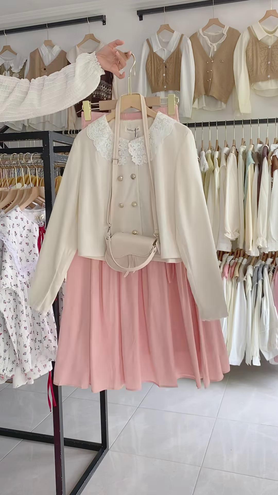 Charming Women's Embroidered Blouse and Layered Tulle Skirt Outfit with Crossbody Bag
