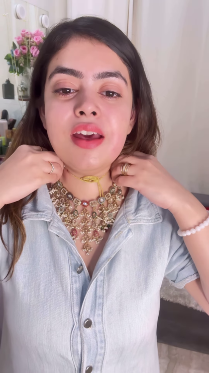 Exquisite Kundan Choker Necklace with Intricate Detailing and Pearl Drops