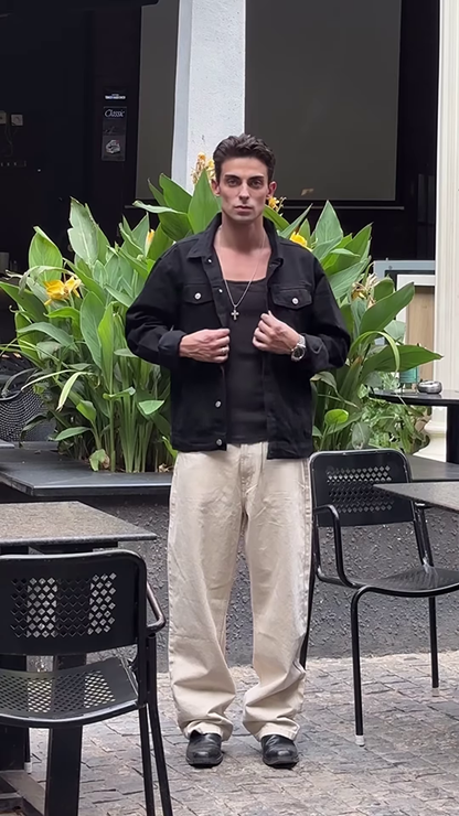 Stylish Men’s Short-Sleeved Camp Collar Shirt with Abstract Print and Pleated Trousers